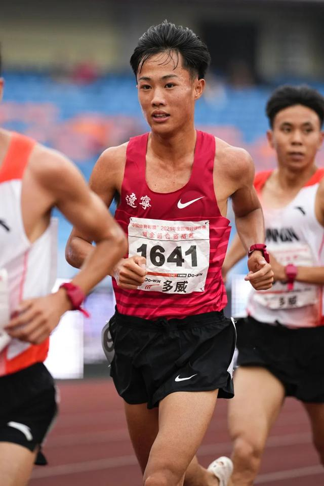 包含田径战术革新取得奇效，引发战术热潮的词条