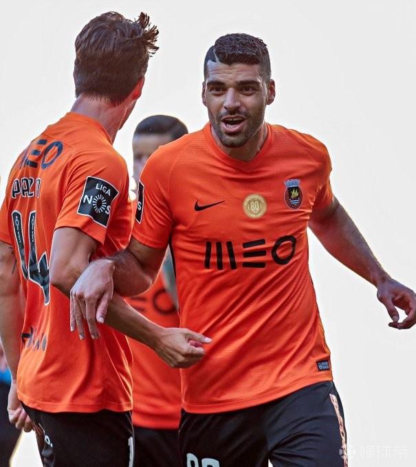 爱游戏大厅-葡萄牙队鏖战韩国队，波尔点燃赛场