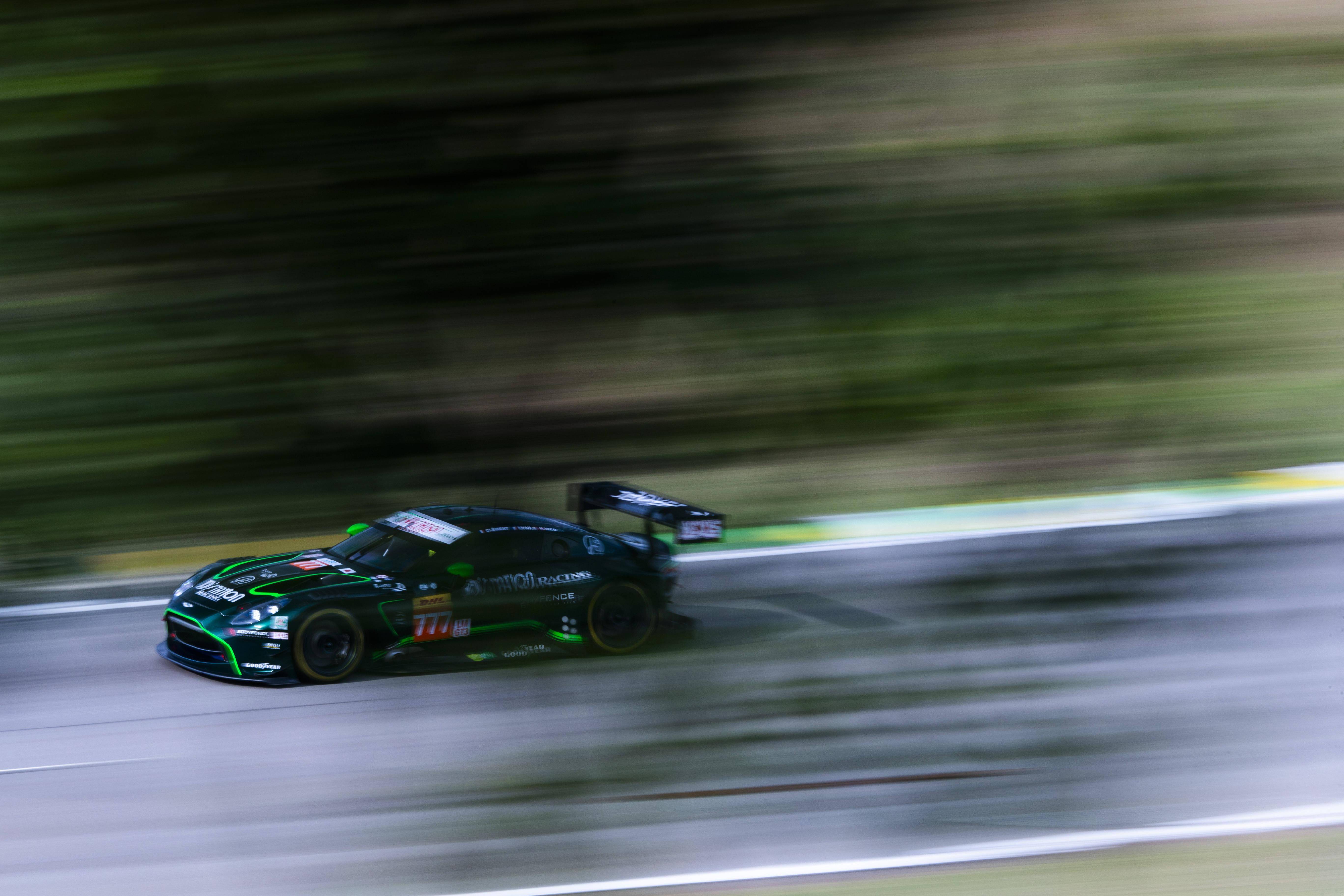 阿斯顿马丁横扫红牛车队，拉塞尔状态火热