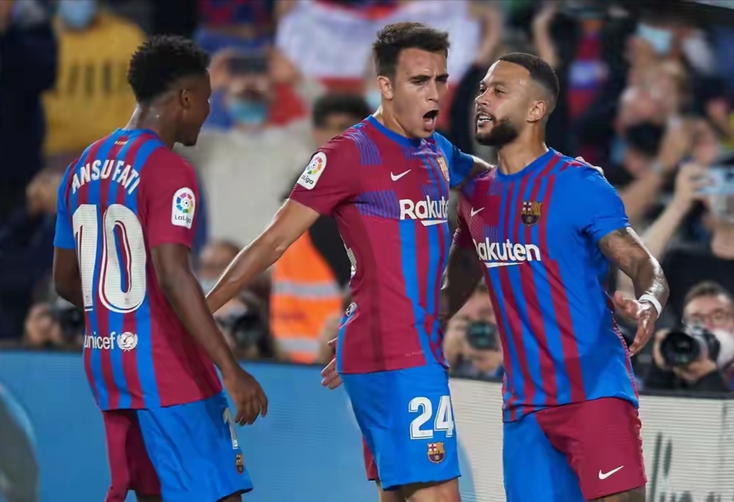 皇马碾压那不勒斯，法比尼奥点燃赛场