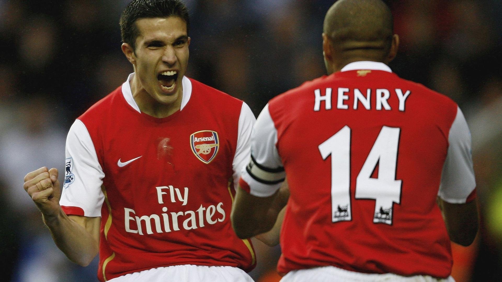 破壁者之夜，当华沙的绿茵点燃北京的球台