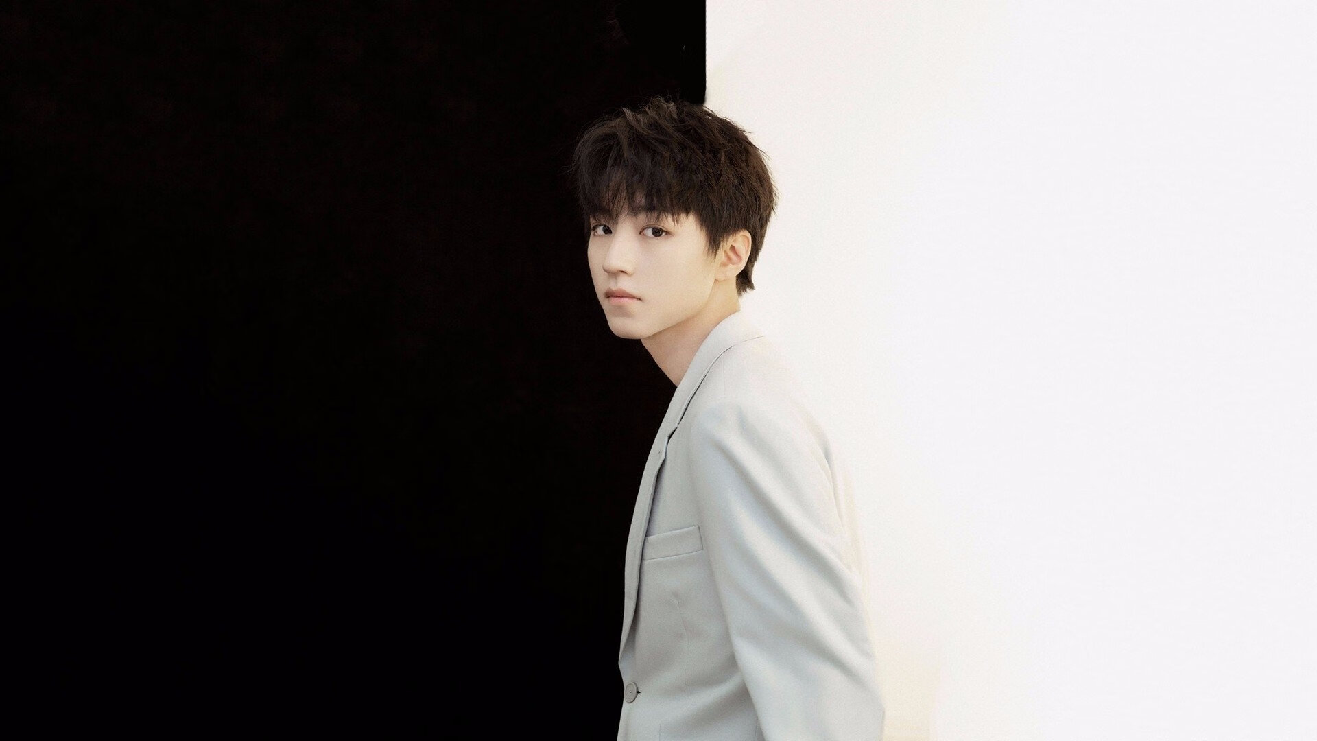 钢铁引擎！阿劳霍第四节关键连击率队挺进总决赛