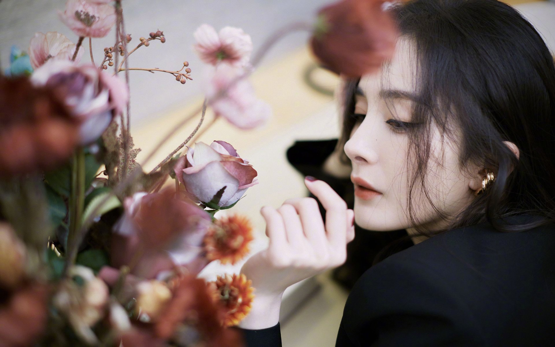 爱游戏体育-冰岛对阵罗马，守门员库尔图瓦，在文明与荒原的边界线